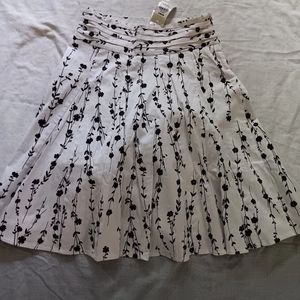 Romy Black and White skirt Small NWT